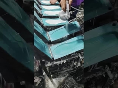 فرآیند تولید عامل آزادسازی برای کف پا در کارخانه چینی عکس گرفته شده است